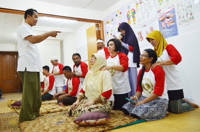 Praktek Langsung Gerakan Yumeiho oleg Peserta di Seminar & Workshop Yumeiho Indonesia di Indonesia